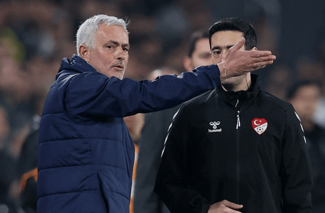 1-2！0-1！疯狂一夜，穆帅被淘汰，马竞出局，斯图加特晋级决赛