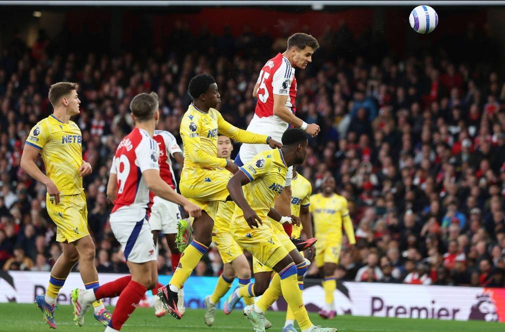 2-2！阿森纳战平水晶宫，造德比11年纪录，利物浦本轮不败夺冠！