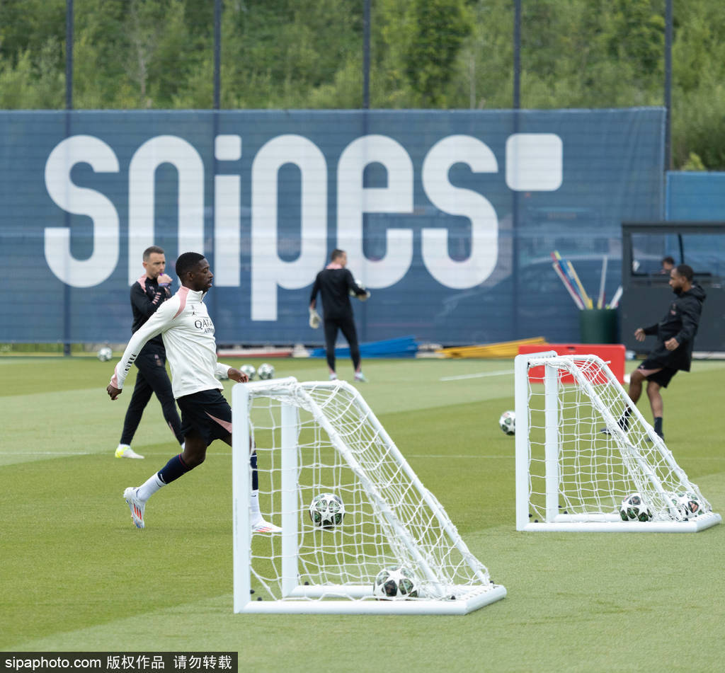 巴黎圣日耳曼与国际米兰欧冠巅峰对决：从战术到球员表现，深度解析两队优劣势